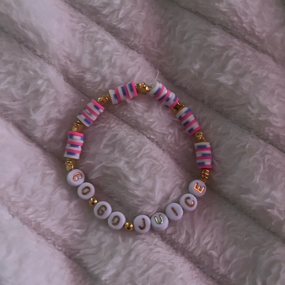 21 sabrina carpenter handmade concert worn bracelets! - Picture 16 of 16